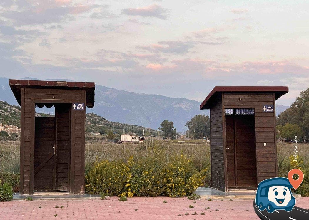 Demre Limanı Yakınındaki Nehir Kenarı Otoparkı - Antalya, foto 3