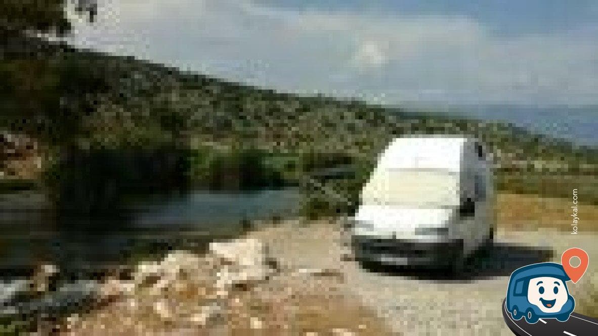 Demre Limanı Yakınındaki Nehir Kenarı Otoparkı - Antalya, foto 1