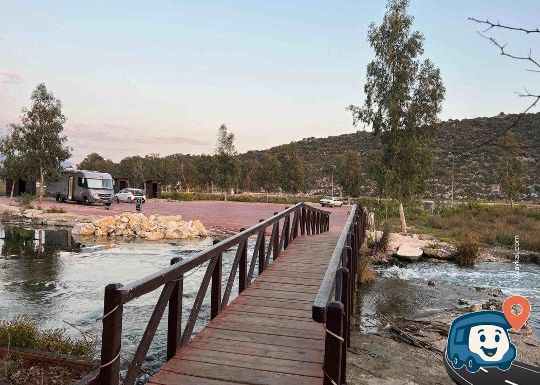 Demre Limanı Yakınındaki Nehir Kenarı Otoparkı - Antalya, foto 4