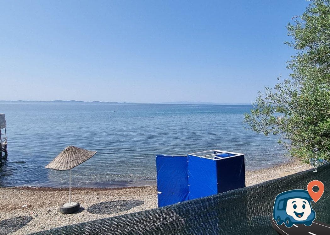 Ege Denizi Zeytin Ağaçları Arası Sahil Otoparkı - Ayvacık, Çanakkale, foto 3