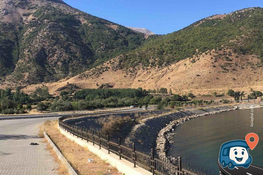 Tatvan Gölü Kenarı Piknik Alanı ve Kamp Noktası - Bitlis, foto 1