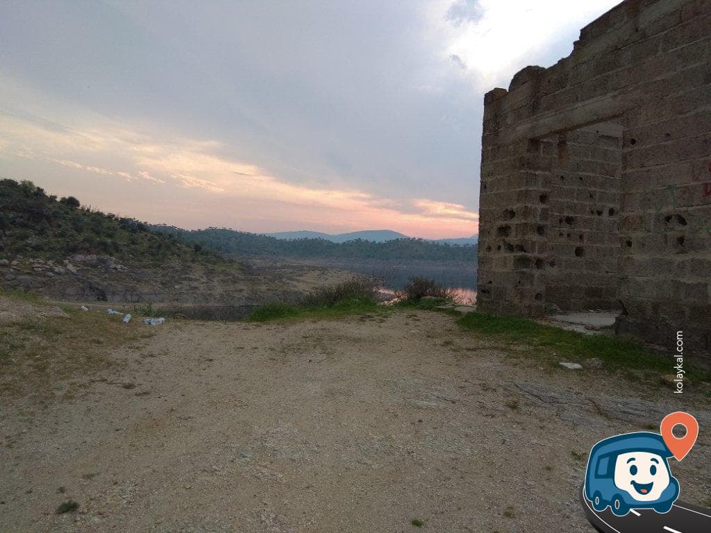 Demirköprü Barajı Göl Kenarı Kamp ve Karavan Alanı - Salihli, Manisa, foto 2
