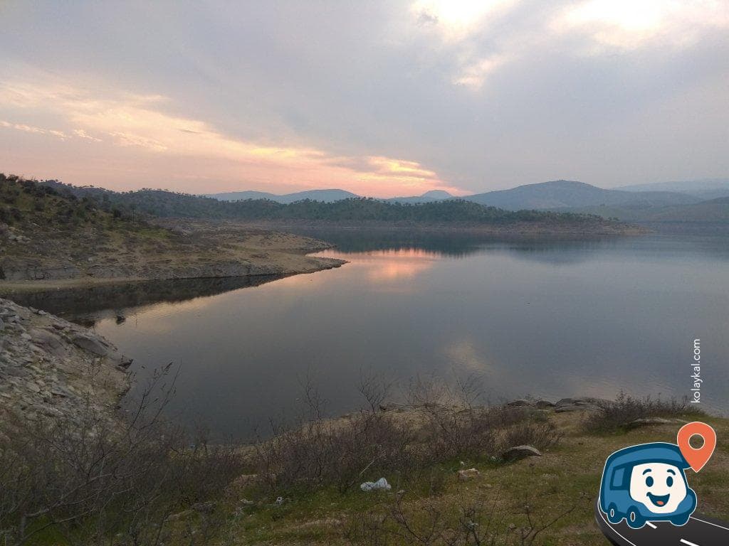 Demirköprü Barajı Göl Kenarı Kamp ve Karavan Alanı - Salihli, Manisa, foto 1