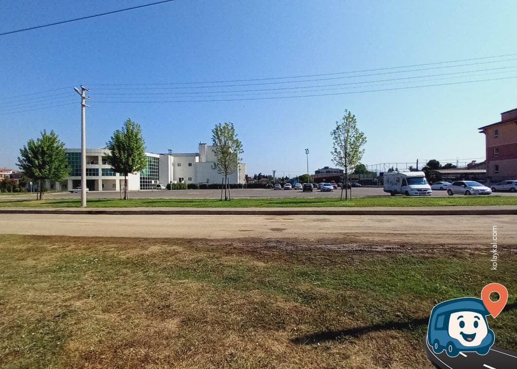 Düzce Hükümet Konağı Otoparkı Geceleme Alanı, foto 2