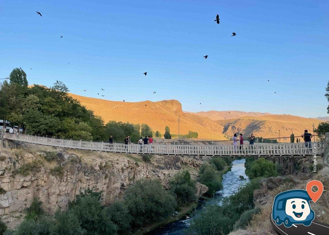 Asma Köprü Yanındaki Çeşme - Muradiye, Van, foto 2