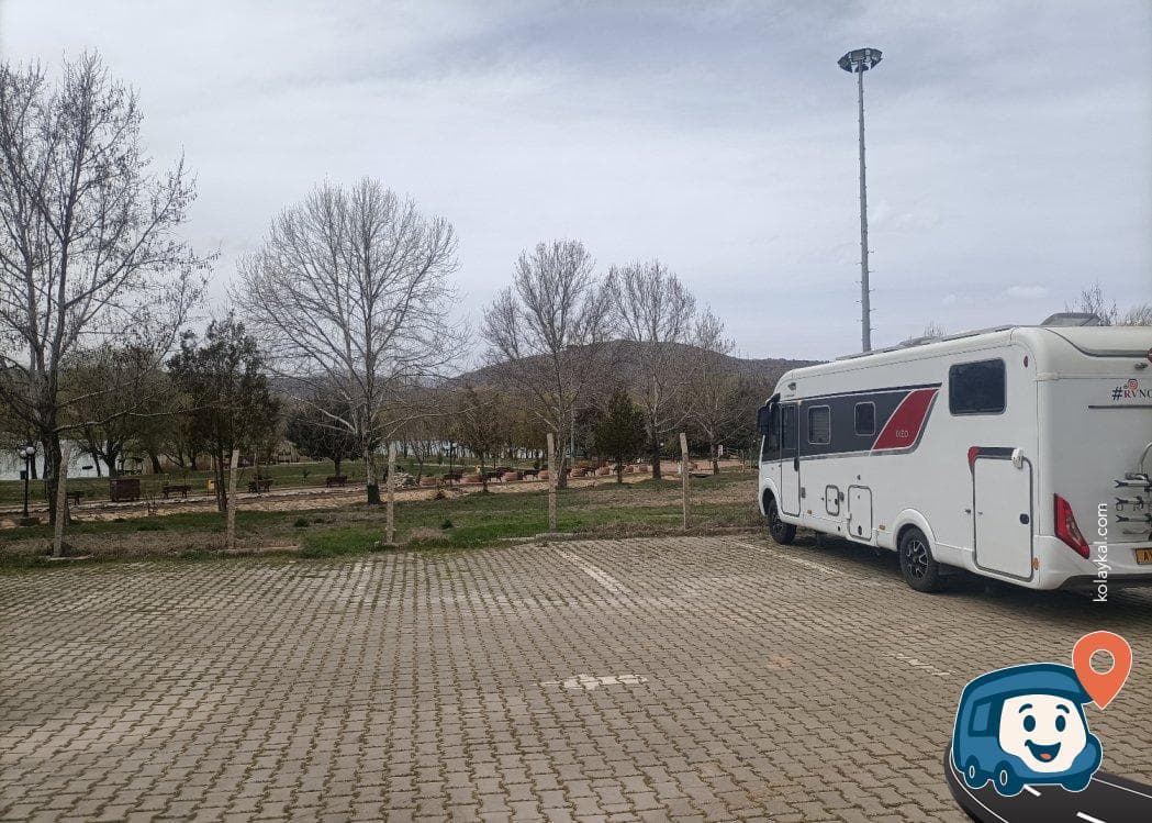 Gölbaşı Gölü Kamp ve Piknik Alanı - Adıyaman, foto 1