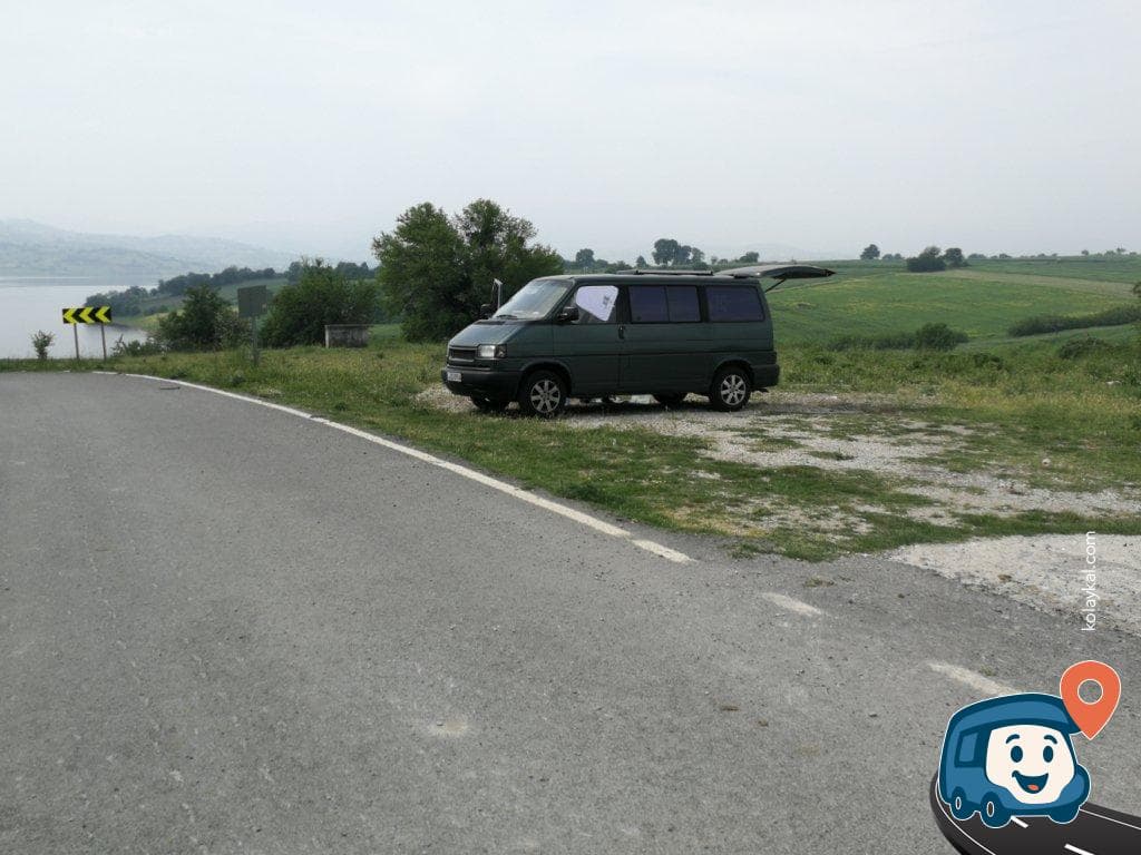 Manyas Gölü Yakınında Kamp ve Dinlenme Alanı - Altıeylül, Balıkesir, foto 1