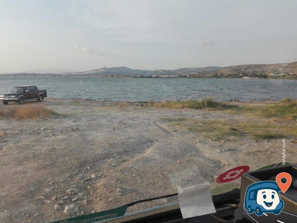 Sahilde Ücretsiz Kamp Alanı - Aliağa, İzmir, foto 1