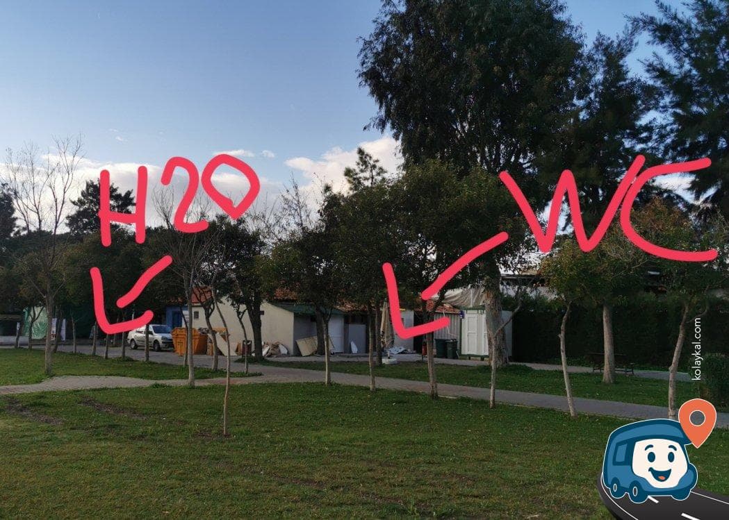 Karşıyaka Vapur İskelesi Yakını Ücretsiz Otopark ve Dinlenme Alanı - İzmir, foto 1