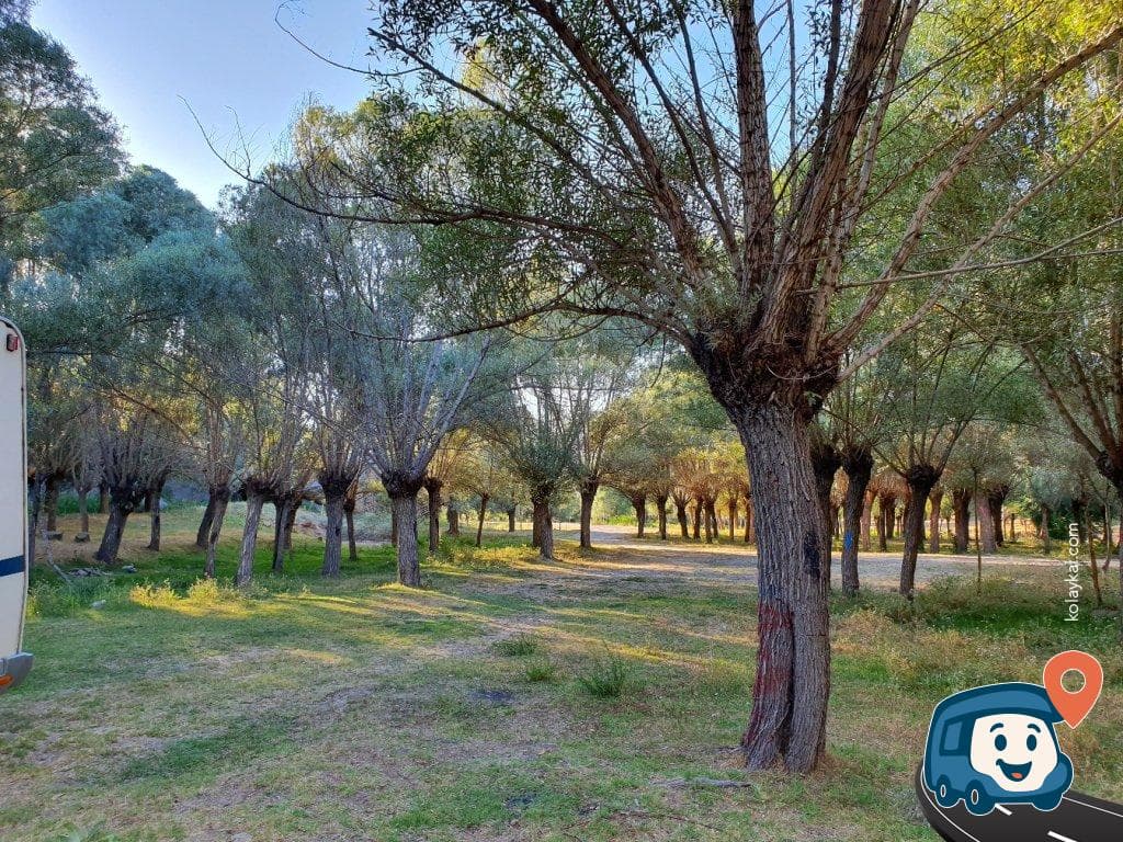Nehir Kenarı Sakin Kamp Alanı - Güzelyurt, Aksaray, foto 2