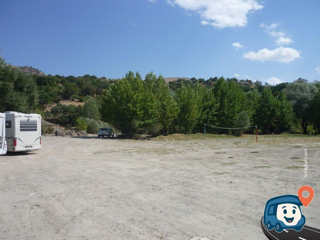 Tunceli Çemişgezek Fırat Nehri Kenarı Kamp ve Dinlenme Alanı, foto 2