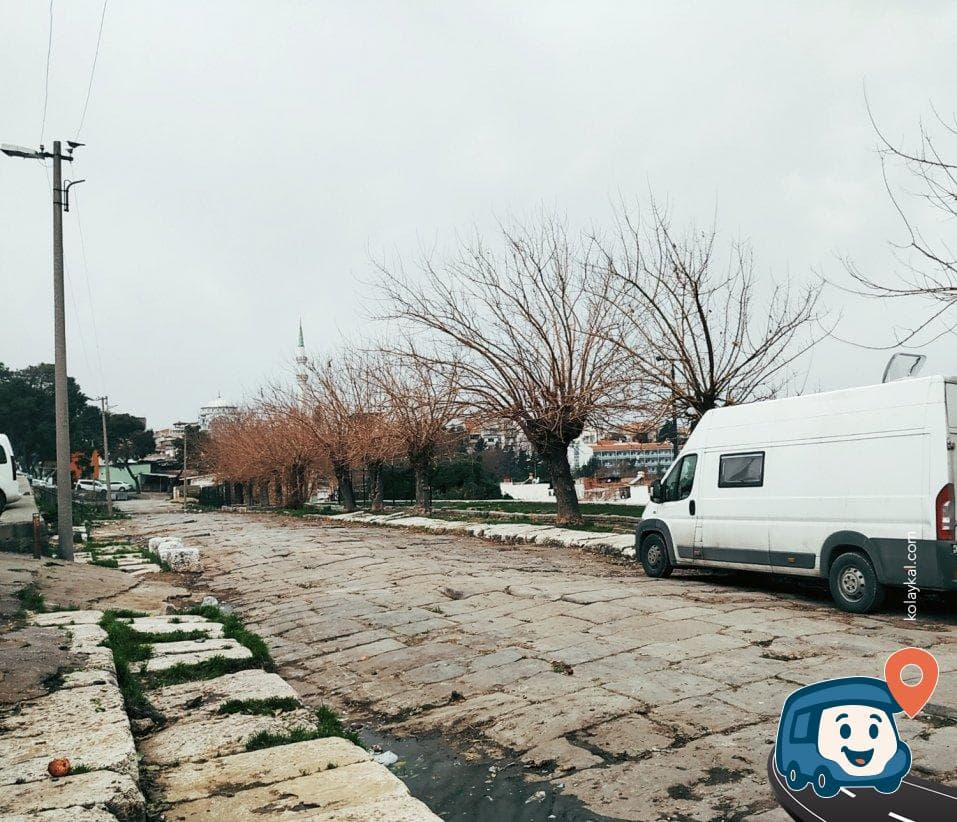 İzmir Ücretsiz Otopark - Konak, foto 1
