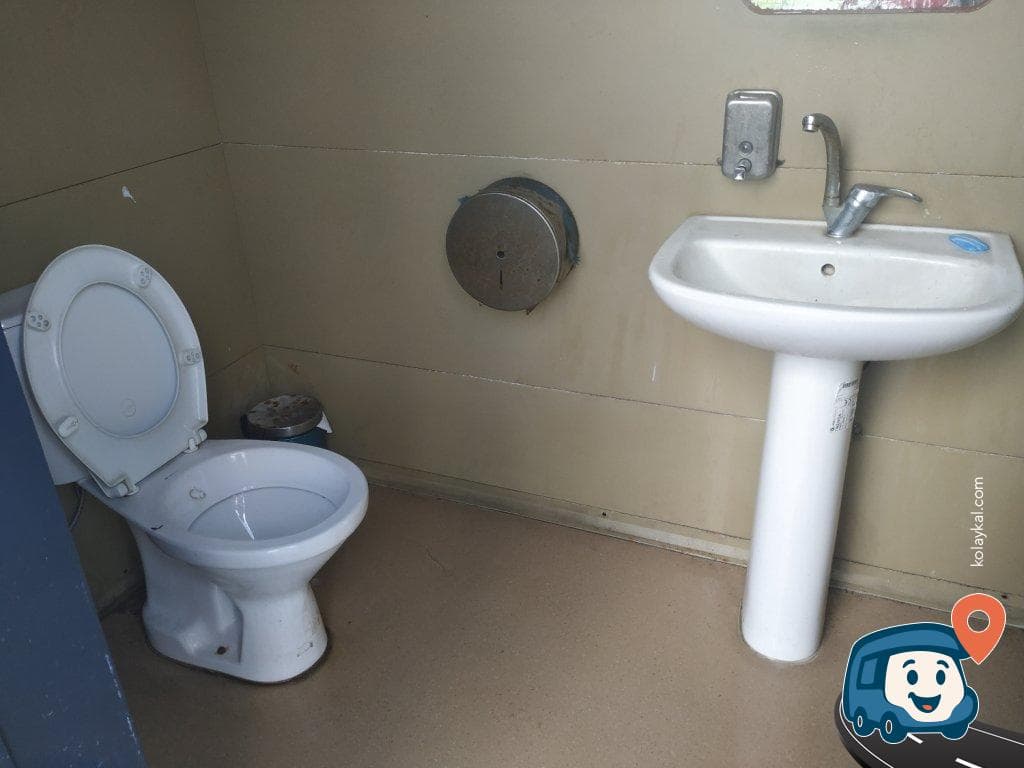 Çeşme Marina Yanı Ücretsiz Tuvalet ve Sahil - İzmir, foto 2