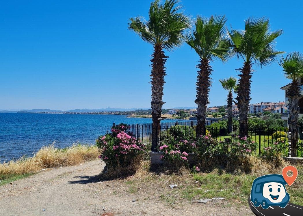 Ayvalık Sahil Kenarı Ücretsiz Otopark ve Kamp Alanı - Balıkesir, foto 1
