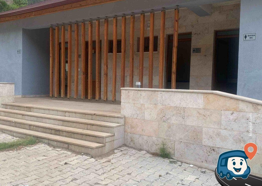 Kapuzbaşı Şelalesi Yakınında Piknik Alanı - Yahyalı, Kayseri, foto 1