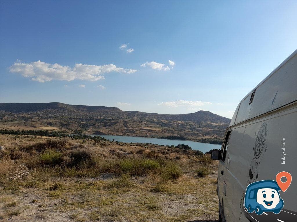 Göl ve Kanyon Manzaralı Kamp Alanı - Ürgüp, Nevşehir, foto 1