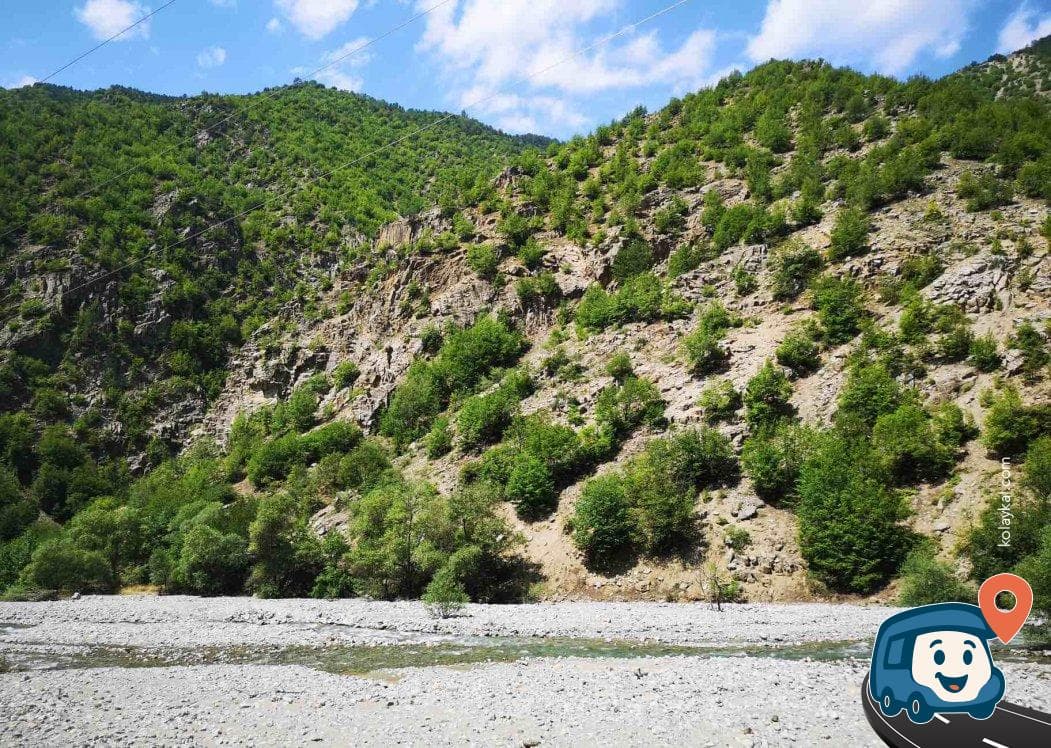 Küçük Dere Kenarında Sakin Kamp Alanı - İspir, Erzurum, foto 2