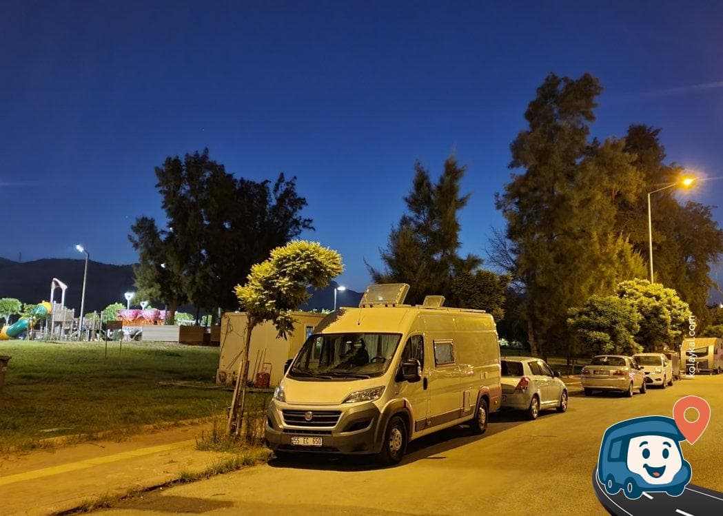 Konyaaltı Ücretsiz Otopark ve Konaklama Alanı - Antalya, foto 1