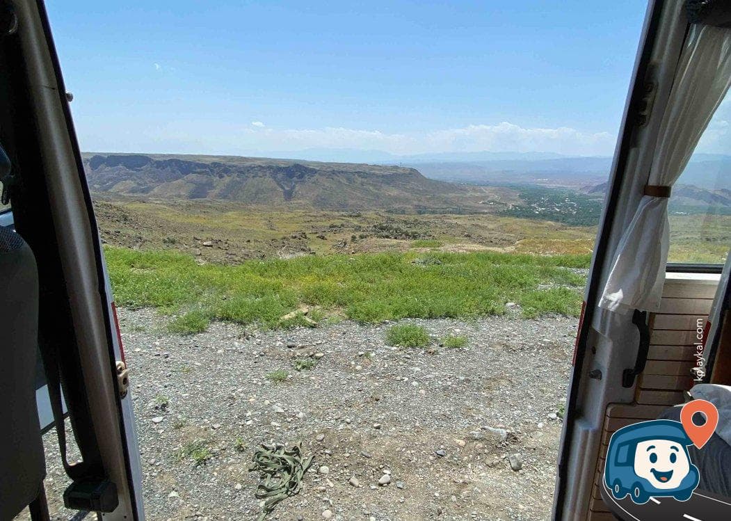 Türkiye Ermenistan Sınırında Vadi Manzaralı Mola Noktası - Digor, Kars, foto 1