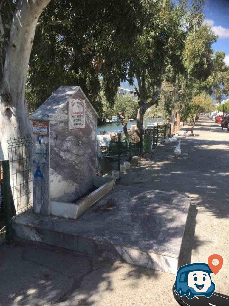 Ayvalık Kanal Kenarı Ücretsiz Su Kaynağı ve Kamp Alanı - Edremit, Balıkesir, foto 2