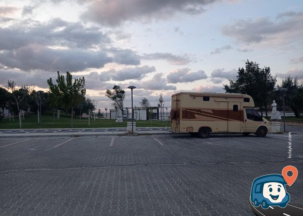 Abroz Sahili Ücretsiz Otopark ve Kamp Alanı - Marmara, Balıkesir, foto 1