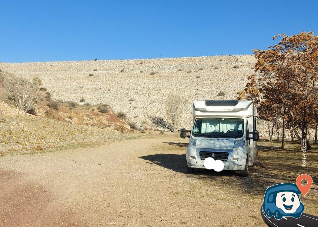 Baraj Gölü Kenarı Sakin Kamp Noktası Ermenek - Karaman Merkez, Karaman, foto 1