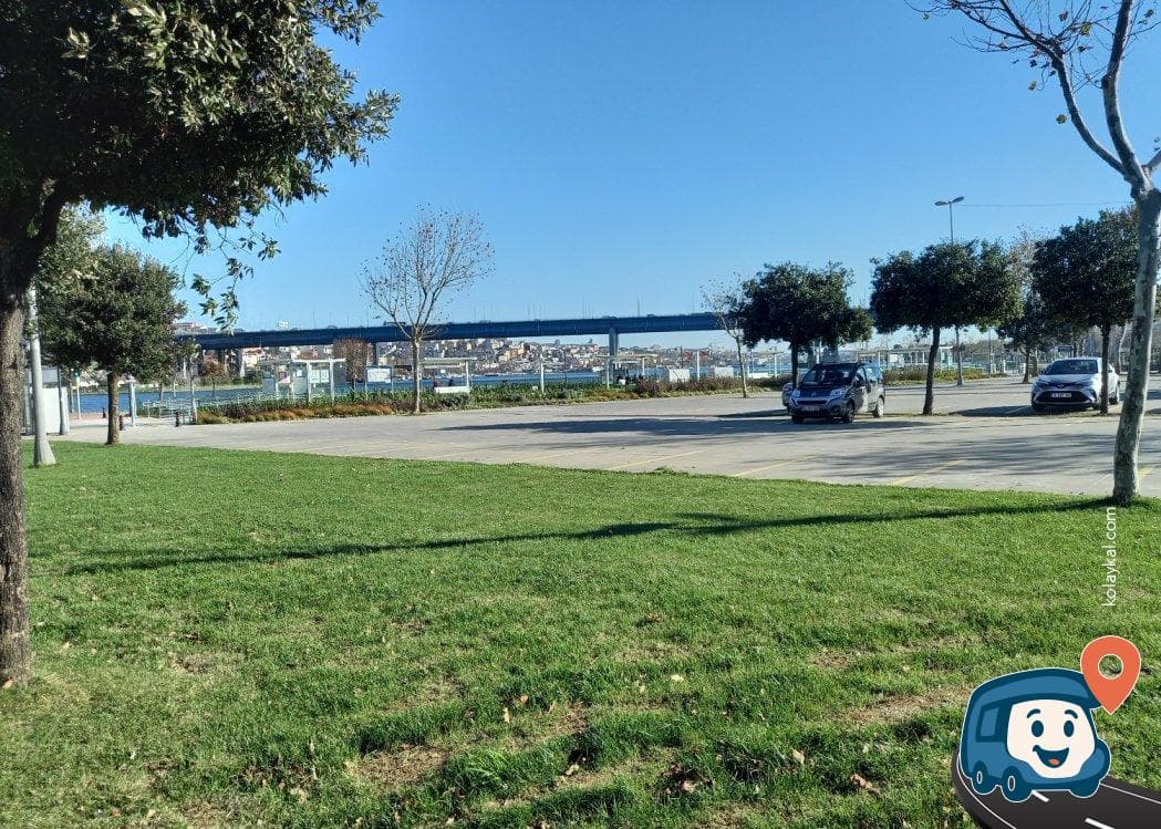 İstanbul Tramvay Durağı Yanı Güvenli Otopark - Eyüpsultan, foto 2