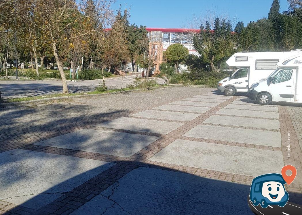 Atatürk Kültür Merkezi Yanı Otopark ve Kamp Alanı - Muratpaşa, Antalya, foto 1