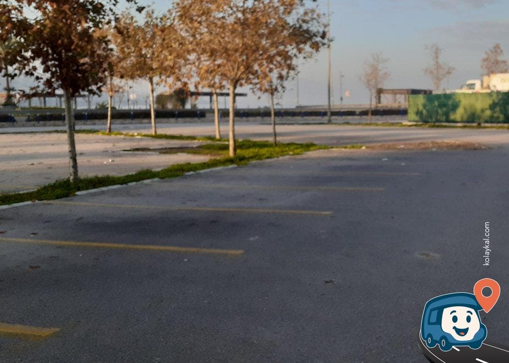 İzmir Konak Ücretli Geceleme Otoparkı, foto 1
