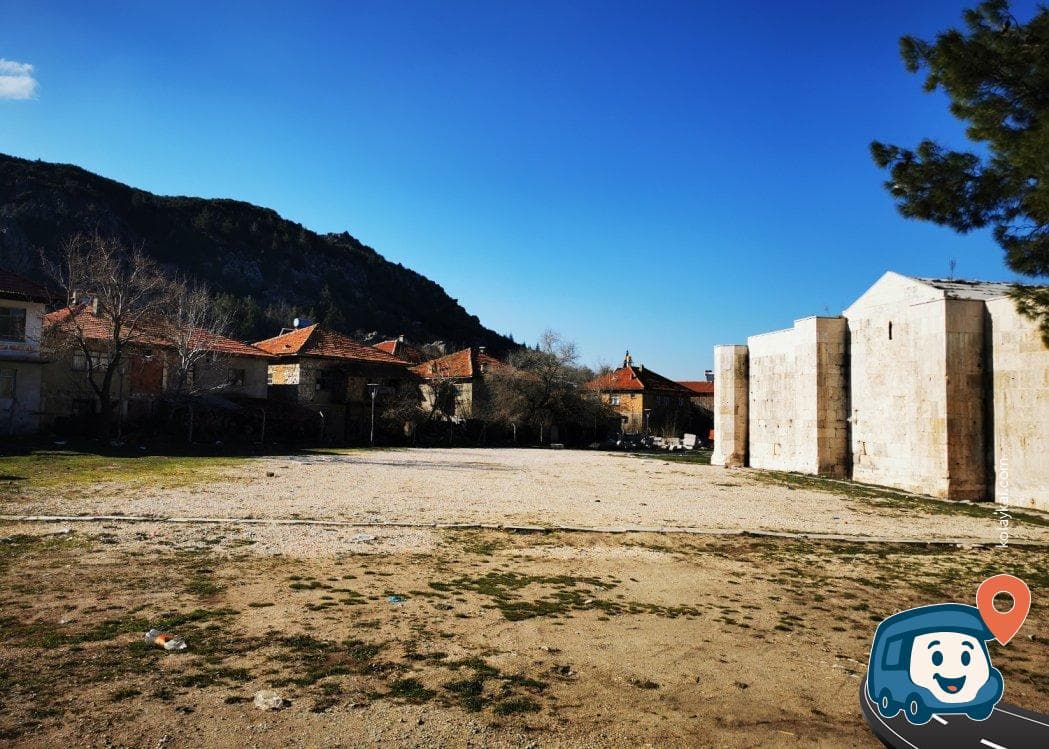 Susuz Han Kervansarayı - Bucak, Burdur, foto 1