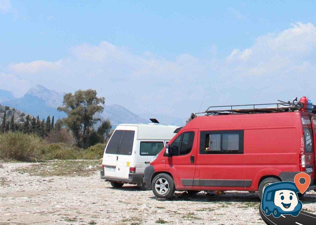 Antalya Stadyumu Yanı Nehir Kenarı Kamp Alanı - Konyaaltı, foto 1