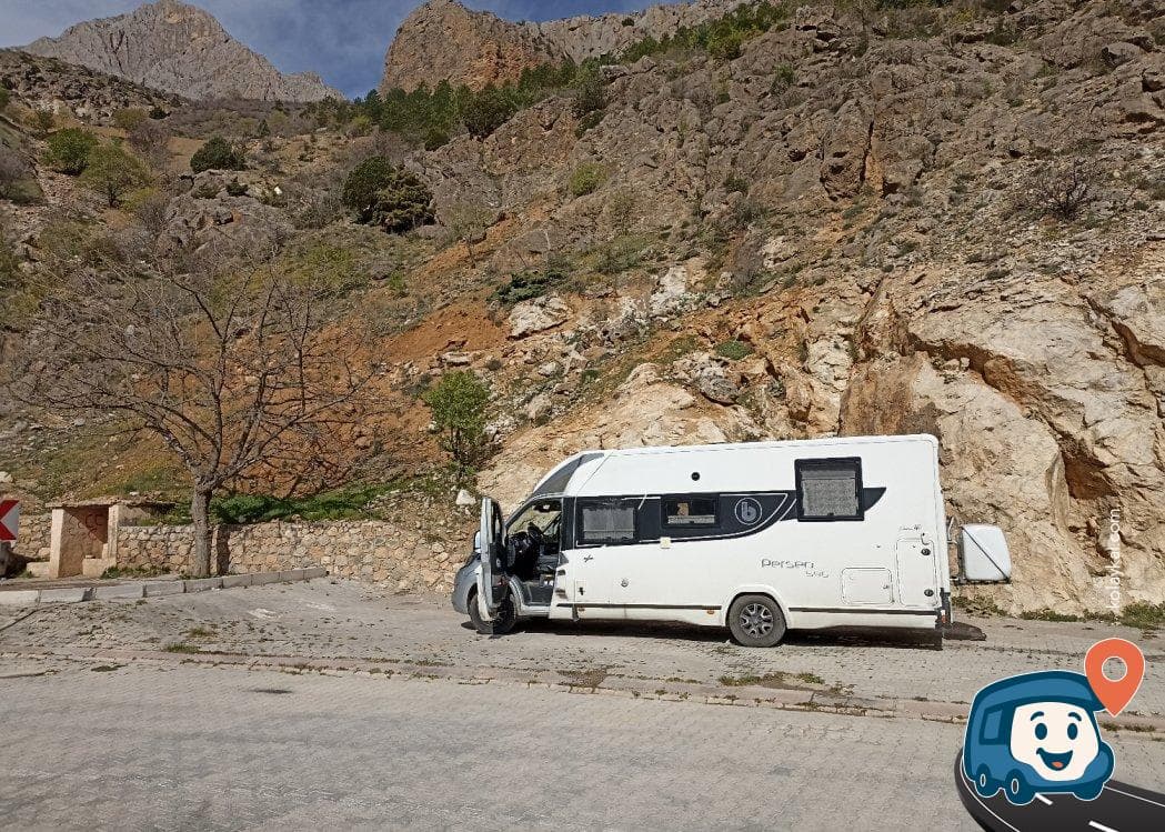 Çeşme Yanı Sakin Kamp Alanı - Kemaliye, Erzincan, foto 1