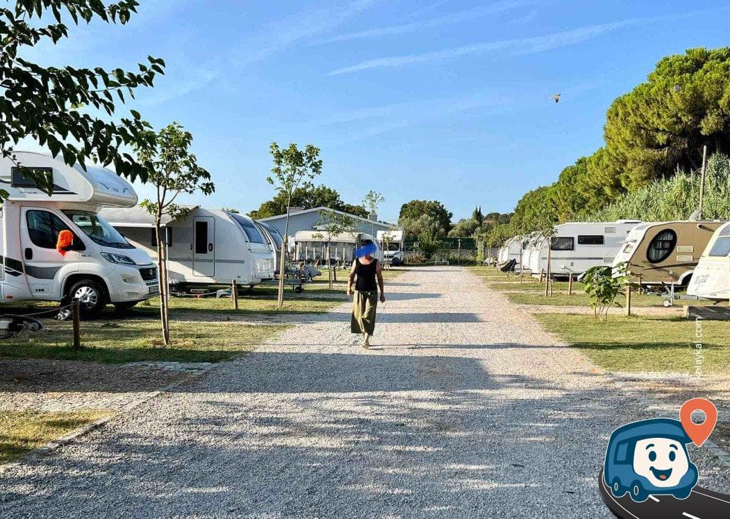 Adria İzmir Karavan Kamp Alanı - Urla, foto 3