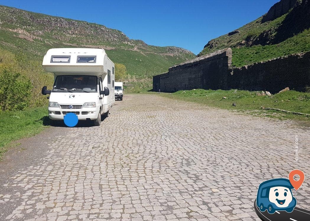 Kars Şehir Yakını Nehir Kenarı Kamp Alanı - Kars Merkez, foto 1