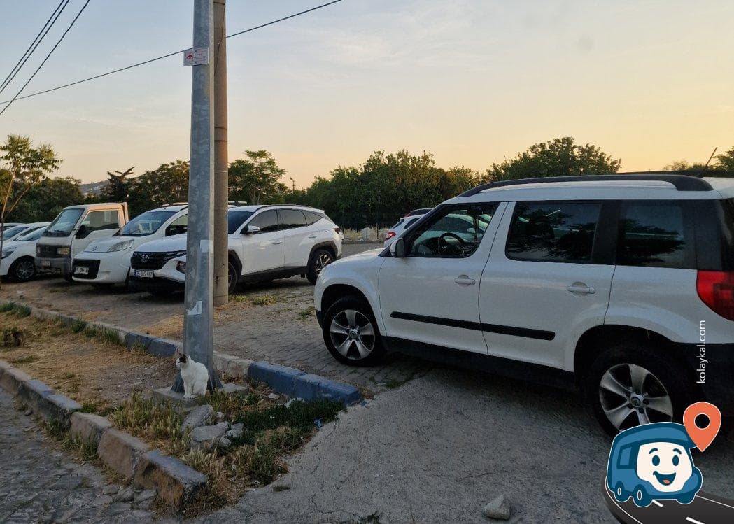 Foça Şehir Merkezi Ücretsiz Otopark - İzmir, foto 1