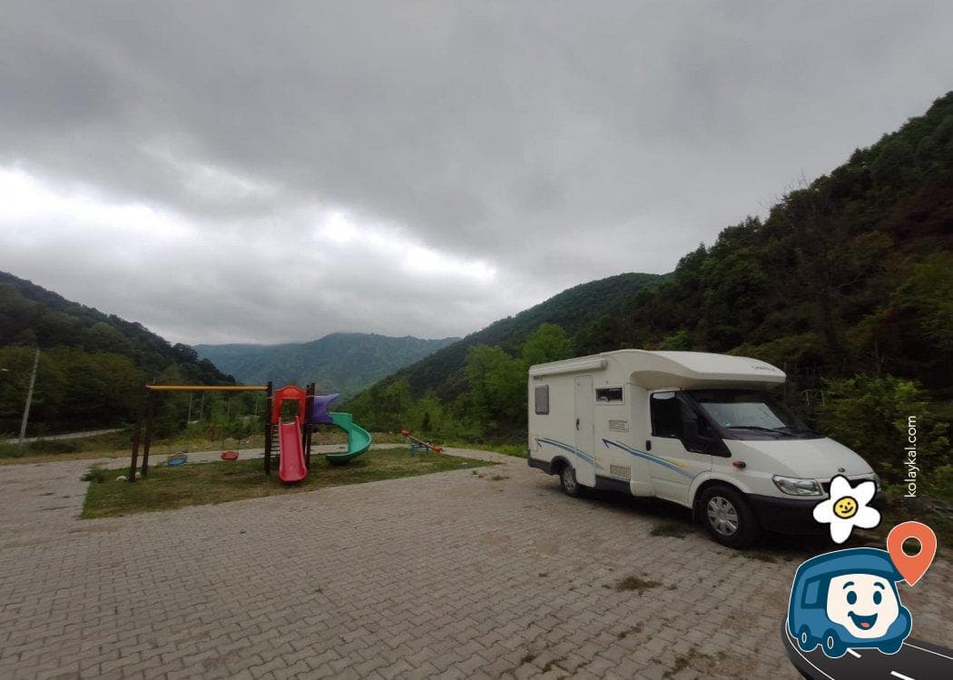Sakarya Nehri Kenarı Çocuk Parkı Yanı Kamp Alanı - Geyve, foto 1