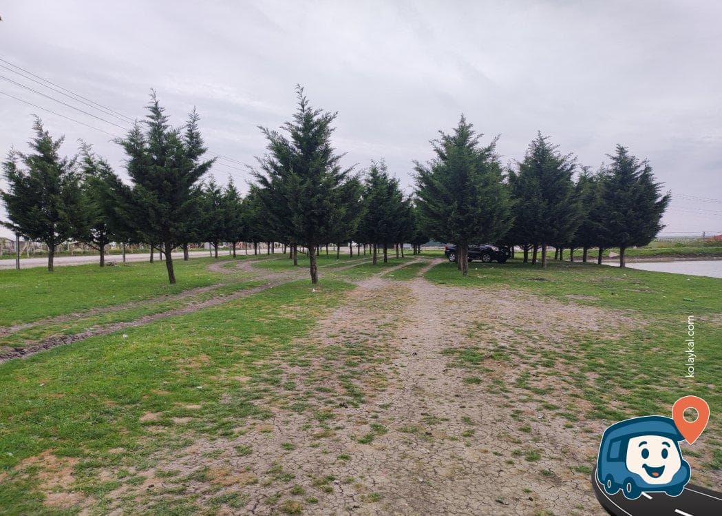 İstanbul Yolu Üzeri Gölet Kenarı Mola Yeri - Ergene, Tekirdağ, foto 1