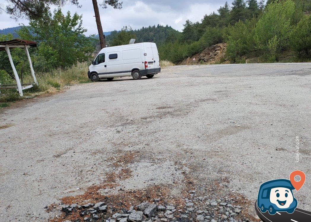 Sakarya Yolu Üzeri Su Kaynaklı Dinlenme Alanı - Taraklı, foto 1