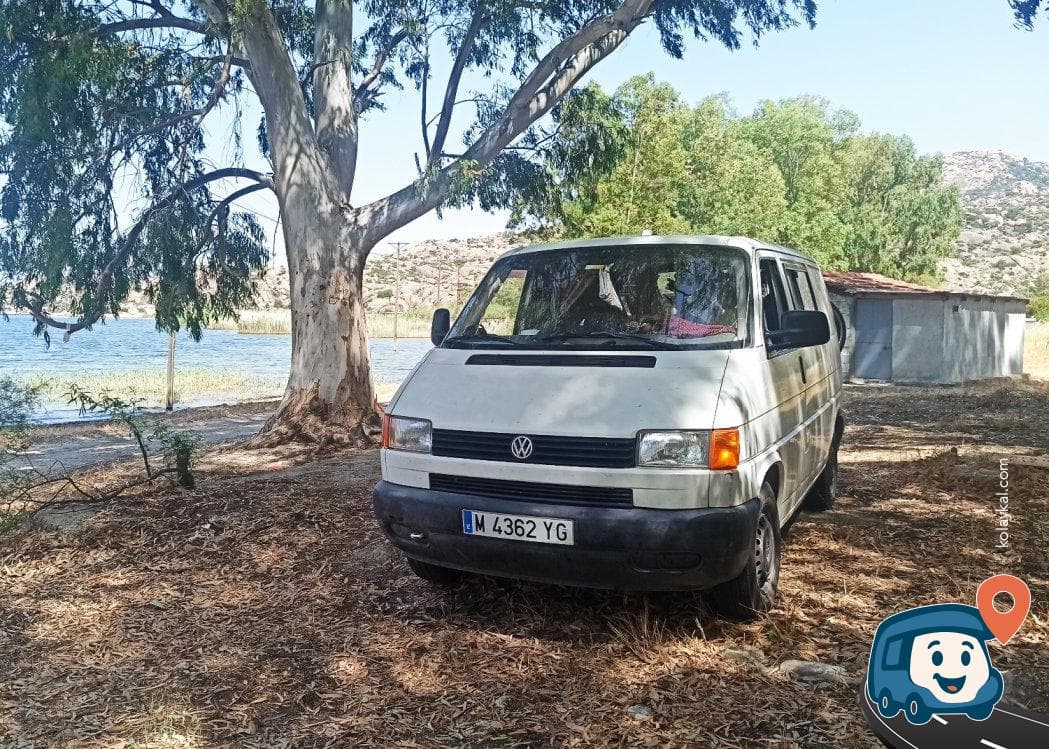 Bafa Gölü Kenarı Okaliptüs Ağaçları Altı Park Alanı - Milas, Muğla, foto 1