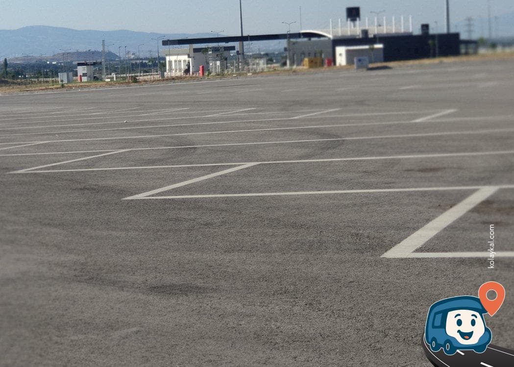 Aliağa Otoyolu Dinlenme Tesisi Park Alanı - İzmir, foto 1