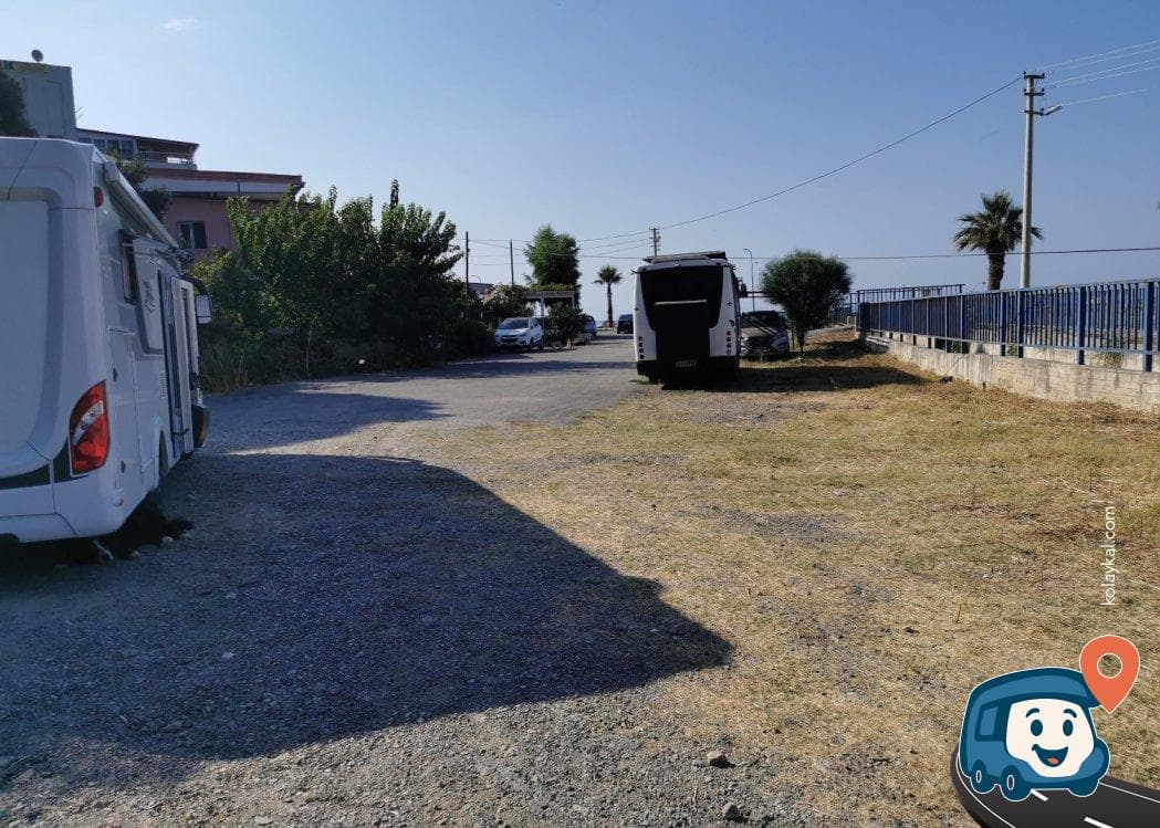 Gümüldür Sahili Deniz Manzaralı Otopark - Seferihisar, İzmir, foto 1