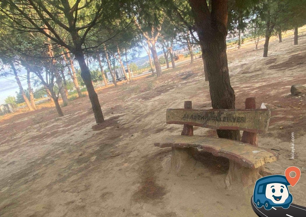 Gölge ve Su Kaynağı Olan Sakin Kamp Alanı - Alaşehir, Manisa, foto 2