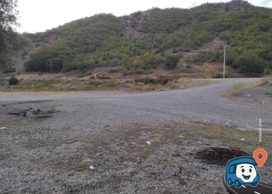 Tunceli Erzincan Yolu Mıcır Alanı Kamp Yeri - Pülümür, foto 2
