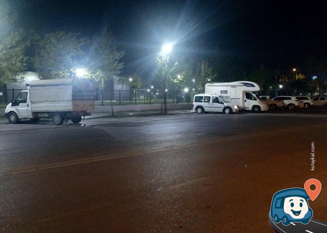 Şehir Merkezi Yakını Sakin Otopark - Yenişehir, Mersin, foto 1