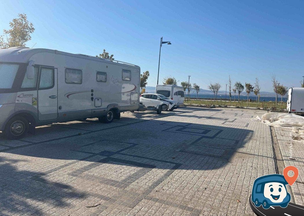 Köprü Manzaralı Ücretsiz Kamp ve Otopark Alanı - Lapseki, Çanakkale, foto 1