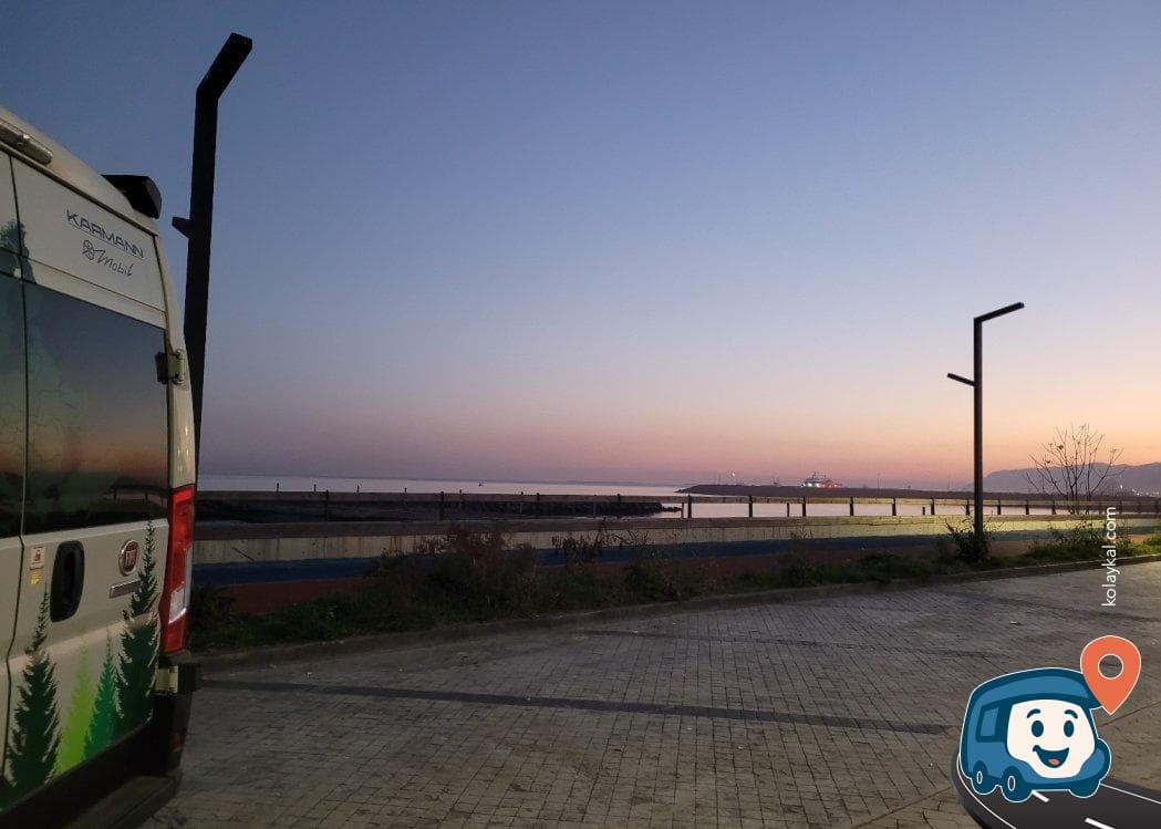 Vakfıkebir Sahil Yolu Otopark ve Kamp Alanı - Trabzon, foto 1