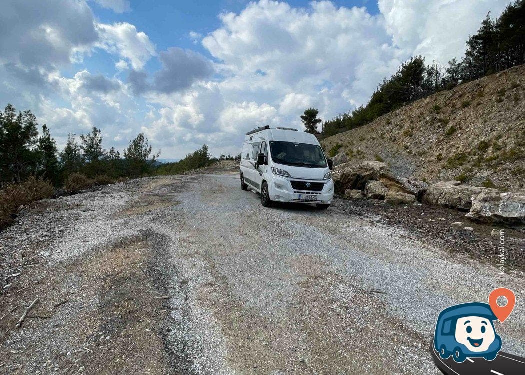 Terk Edilmiş Yol Üzerinde Park - Gündoğmuş, Antalya, foto 4
