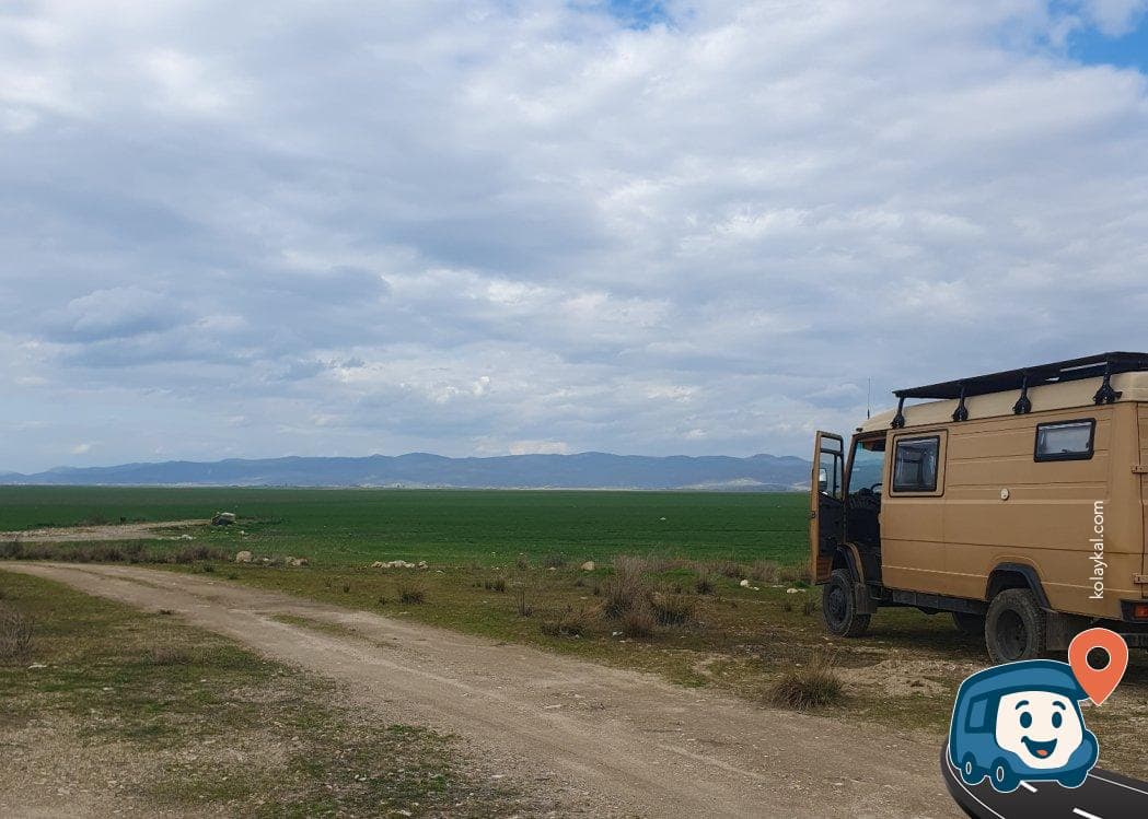 Kurumuş Göl Kıyısında Kamp Noktası - Salihli, Manisa, foto 2