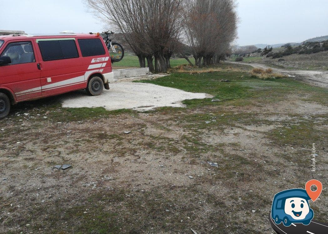 Afyonkarahisar Çeşmeli Kamp Alanı - İhsaniye, foto 1