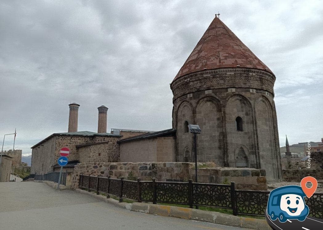Çifte Minareli Medrese Otoparkı - Yakutiye, Erzurum, foto 3